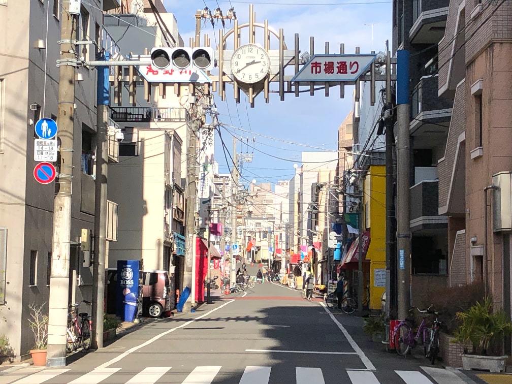 ステラコーヒーには滝野川市場通りという商店街を進んでいくと着きます