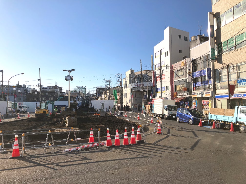 自家焙煎珈琲梅の木には十条駅北口改札を出て、十条商店街へと向かいます